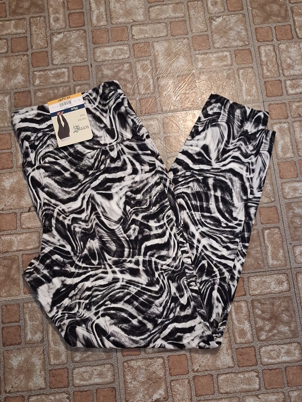 Terra & Sky Black & White Marble Wave Leggings Size 14w